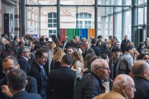 participant à l'inauguration de l'exposition Destination IA à l'Atrium