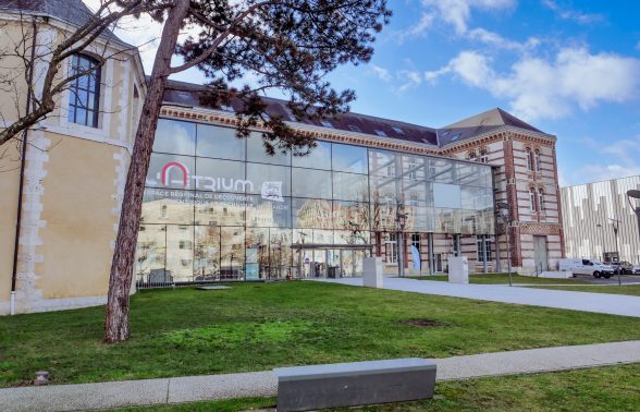 Photo de l'extérieur du bâtiment de l'Atrium Normandie
