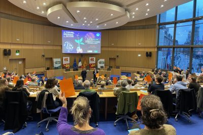 Photo de l'auditorium des forums lors d'une conférence en 2023 - Agrandir l'image 12 sur 12, fenêtre modale