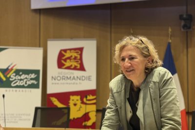 Photo portrait de Cathy Clerbaux lors de sa conférence - Agrandir l'image 9 sur 12, fenêtre modale