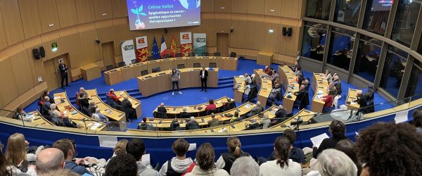Photo d'une conférence des forums régionaux du savoir à l'hotel de région de rouen
