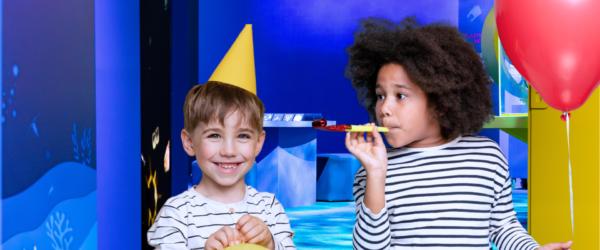 Photo d'enfants fêtant leur anniversaire à l'Atrium de Rouen