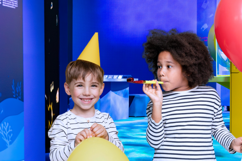 Photo d'enfants fêtant leur anniversaire à l'Atrium de Rouen