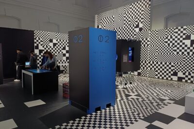 Photo de l'expo IA "Double Je" - Agrandir l'image 4 sur 5, fenêtre modale