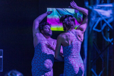 photo de deux danseurs - Agrandir l'image 6 sur 12, fenêtre modale